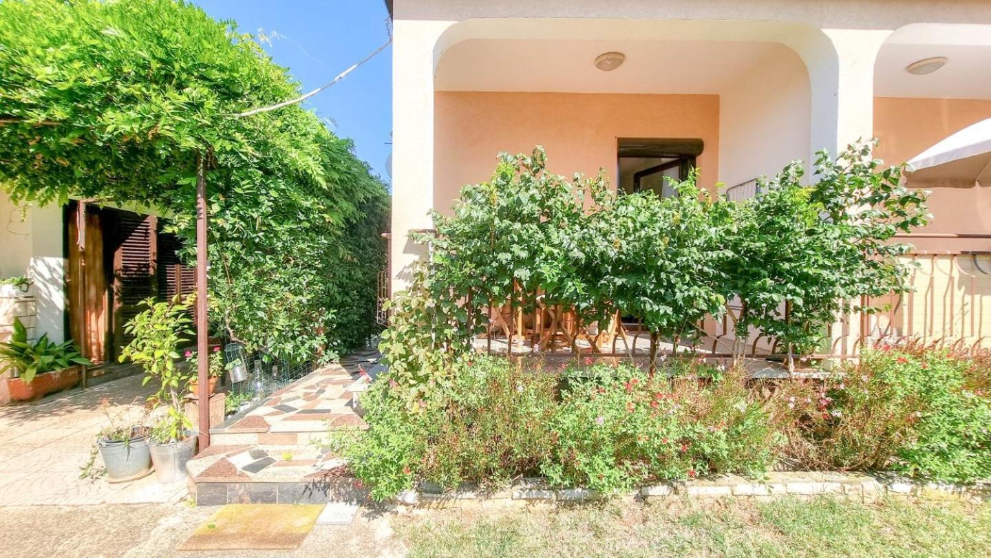 Apartments Maria Новиград Экстерьер фото