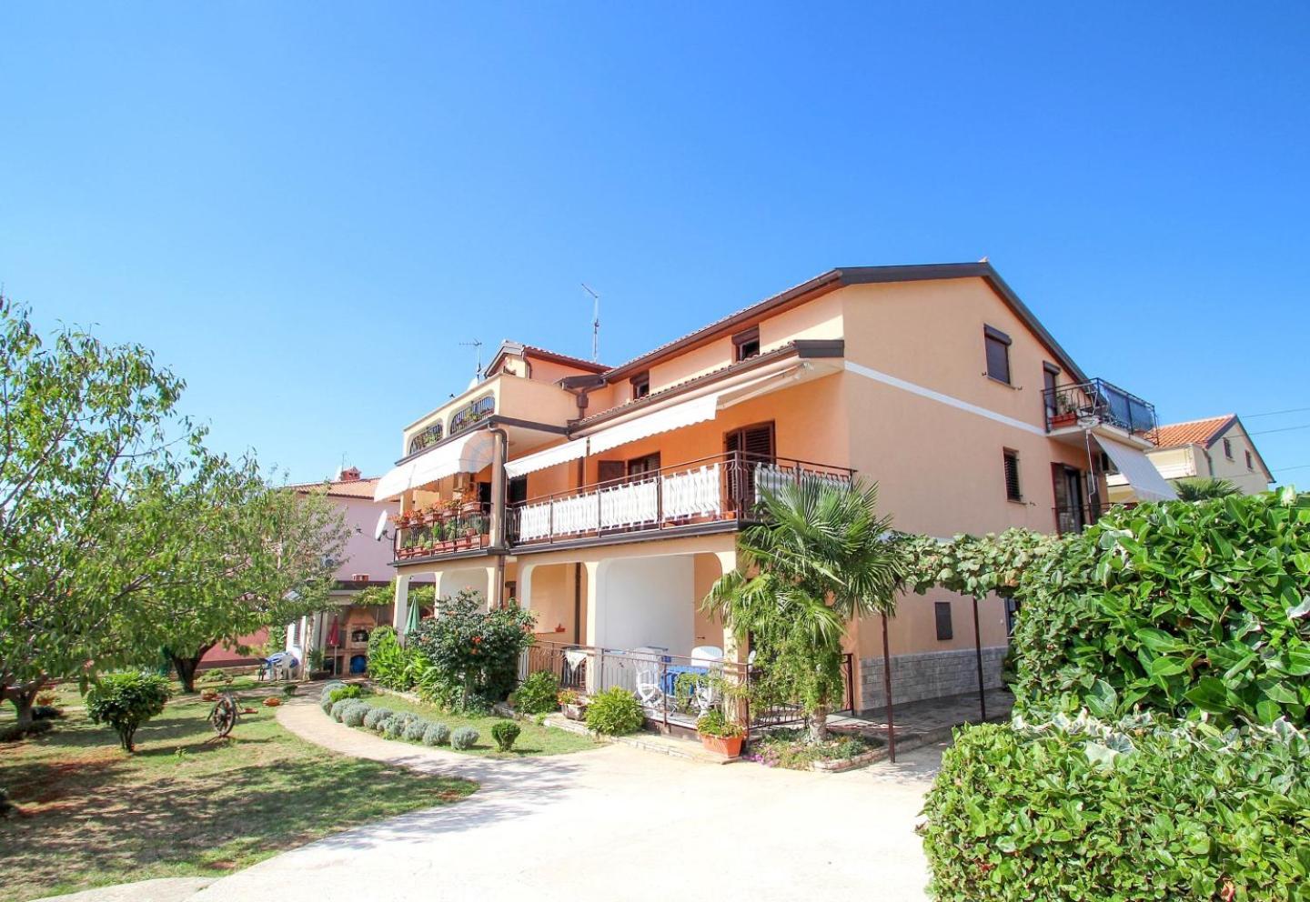Apartments Maria Новиград Экстерьер фото